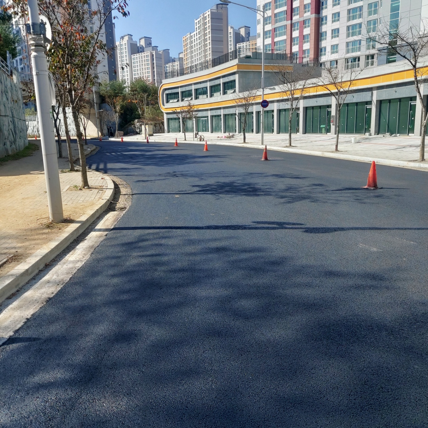 2000769928_cstCuro1_23c21824b36a9936ed75bfbac1efc6ea98e13e25.jpg 이미지크게보기
